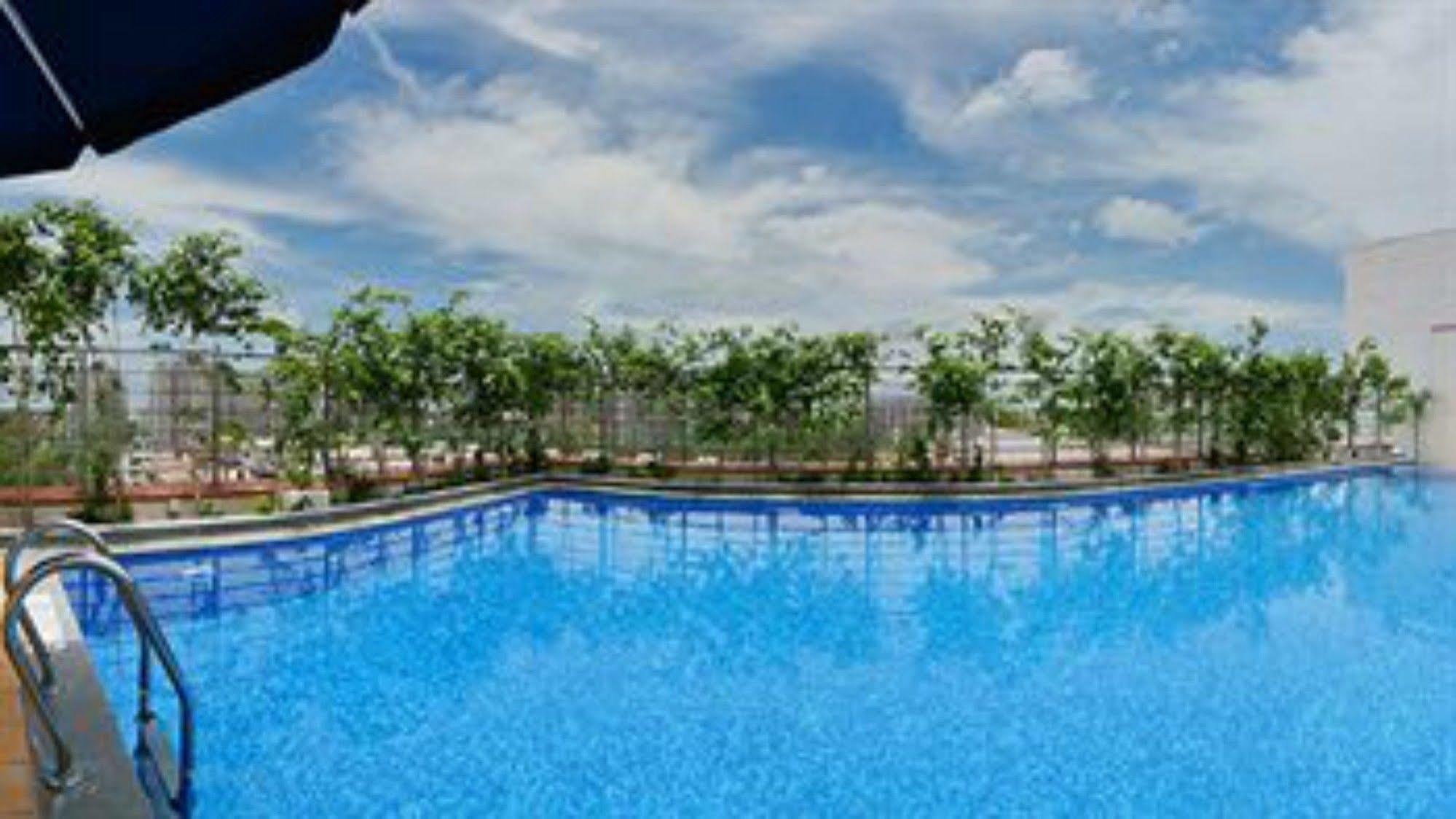 Lemon Tree Hotel, East Delhi Mall, Kaushambi Ghaziabad Bagian luar foto