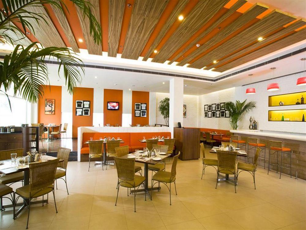 Lemon Tree Hotel, East Delhi Mall, Kaushambi Ghaziabad Restoran foto